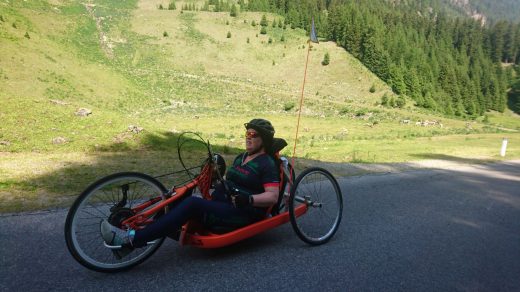 Ervaringsdeskundige Ingrid op haar handbike